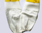 Прочные желтые перчатки пчеловодства овчины с белой мягкой провентилированной частью, белым эластичным тумаком